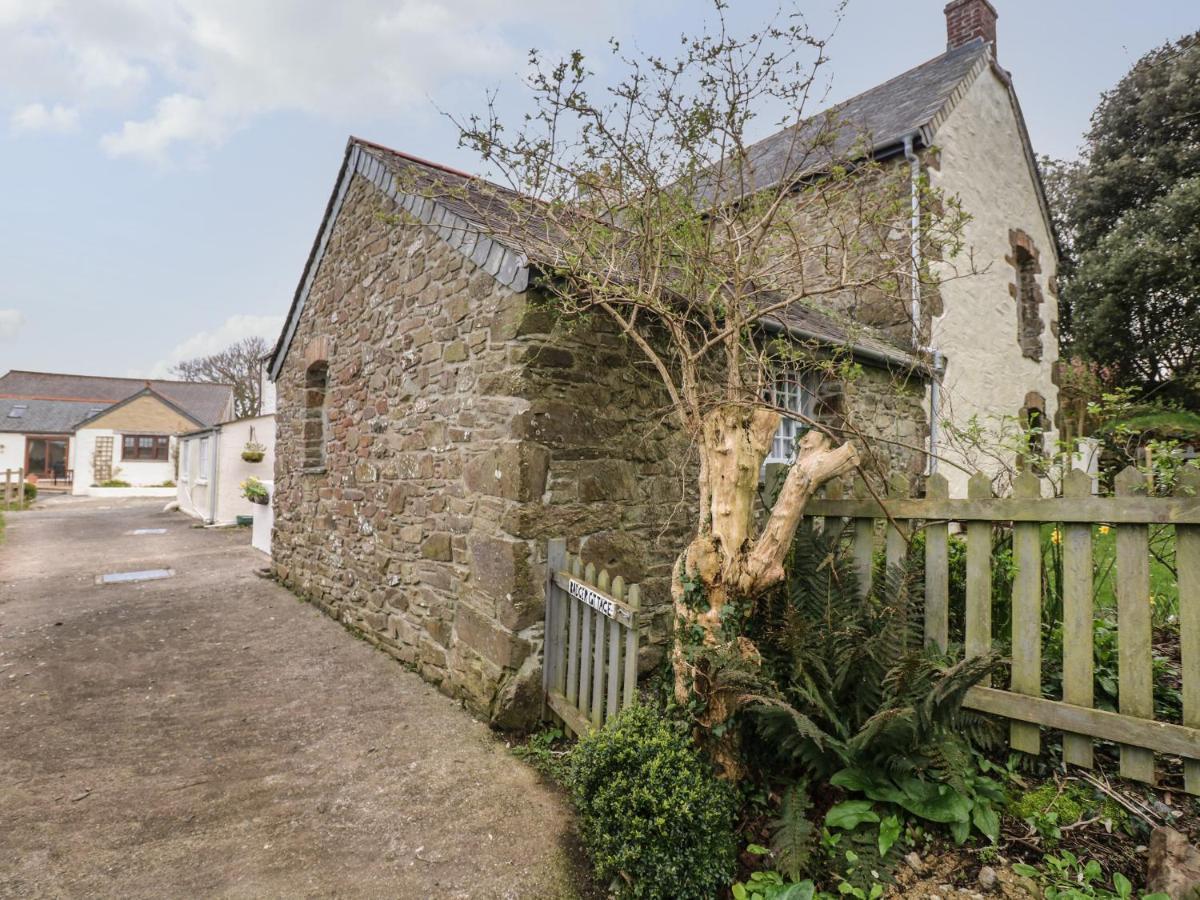 Badger Cottage Mawgan Extérieur photo